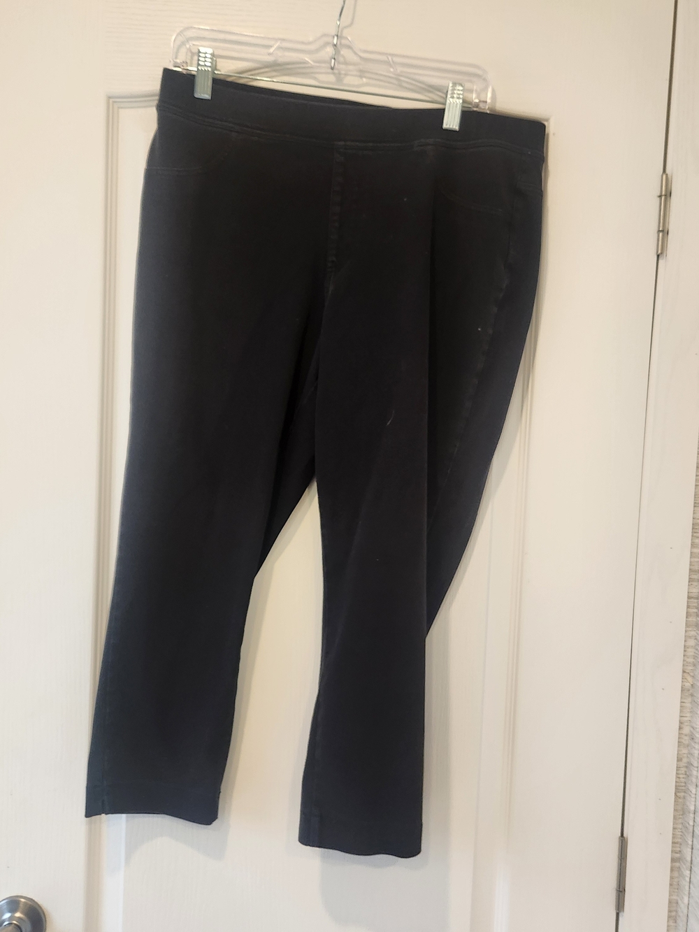 Time and Tru Black Cropped Stretch Capri Jeans XL Euc